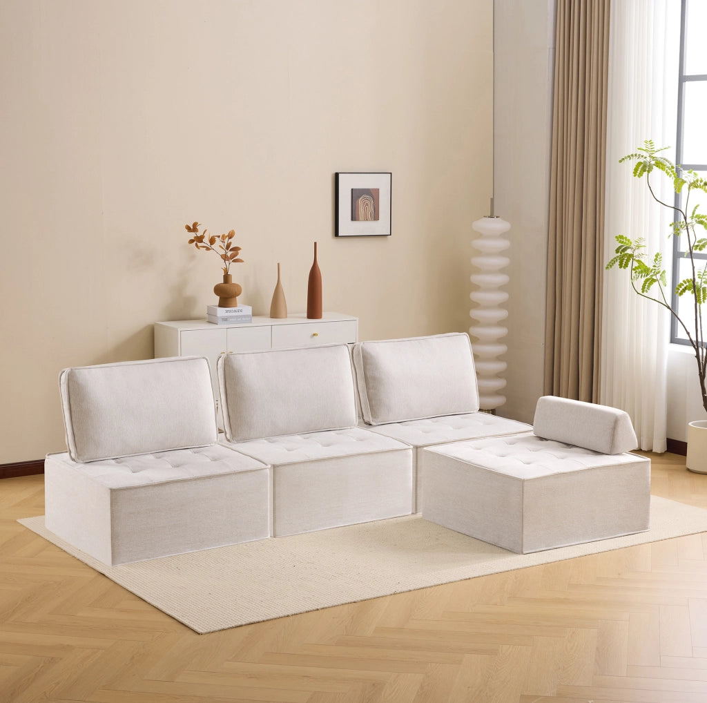 Divano modulare compatto per ambienti piccoli, beige
