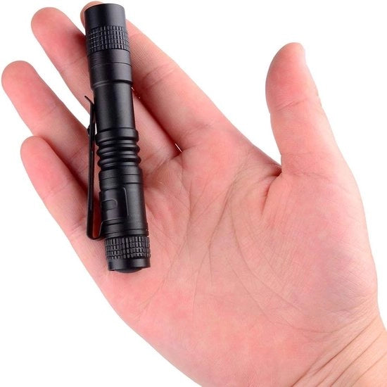 Lanterna a batterie – Lanterna a batterie – Lanterna LED – Lanterna portatile – Campeggio – Outdoor – Illuminazione di emergenza – Casa – Auto – Lavorazione – Adulti – Illuminazione – Lanterna portatile