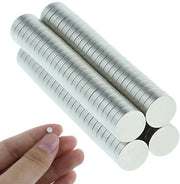 Pacchetto con 100 magneti mini rotondi, 4 x 1 mm magneti piccoli, magneti extra forti per lavagne magnetiche, magneti con forte aderenza per lavagne, frigoriferi, attrezzi per hobby, lavagne, zinco.