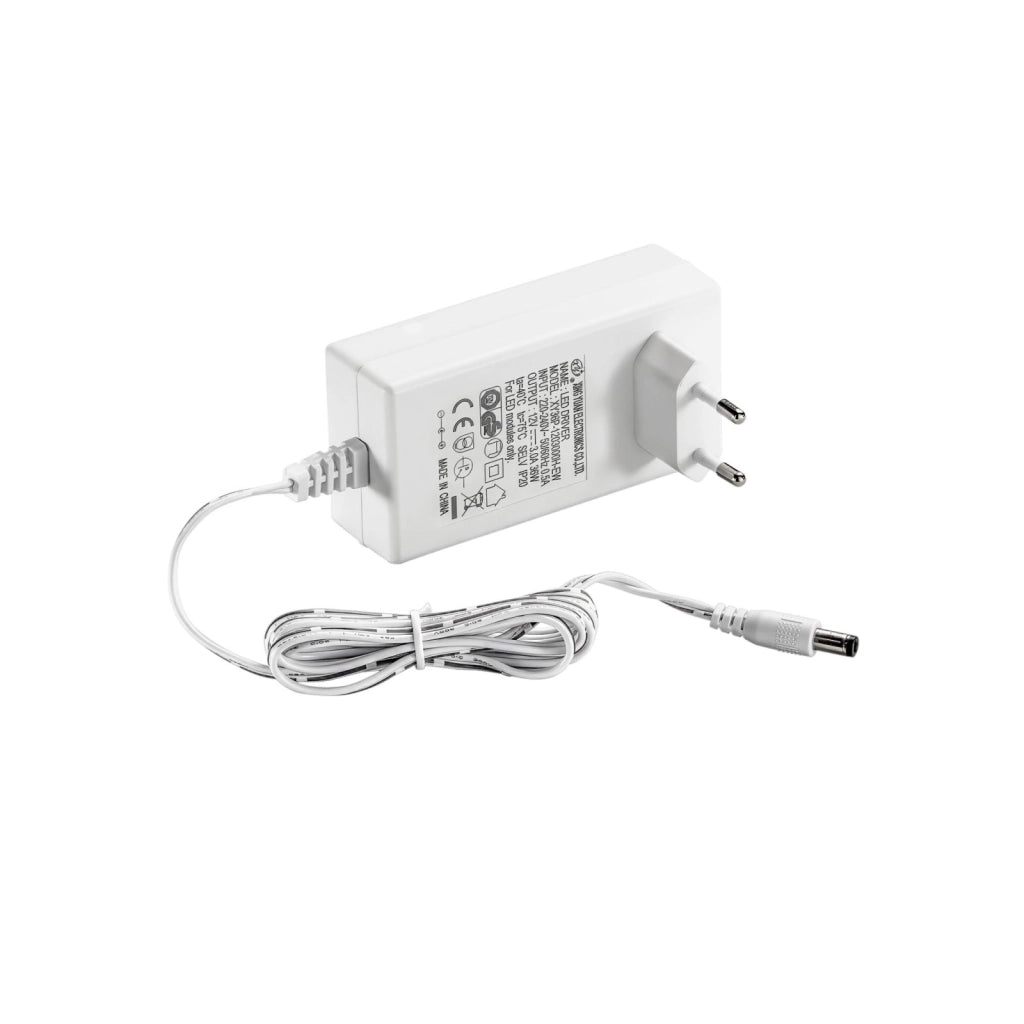 STRIP-ADAT-36W ADATTATORE TENSIONE COSTANTE 36W 12V OUTPUT 12V 3A INPUT 110-240V 0,6A 3,5X10X5CM CAVO 150CM