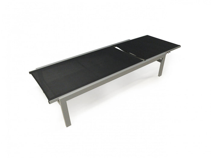 Lettino sole in alluminio e textilene, colore nero, Misure 69 x 37 x 194 cm