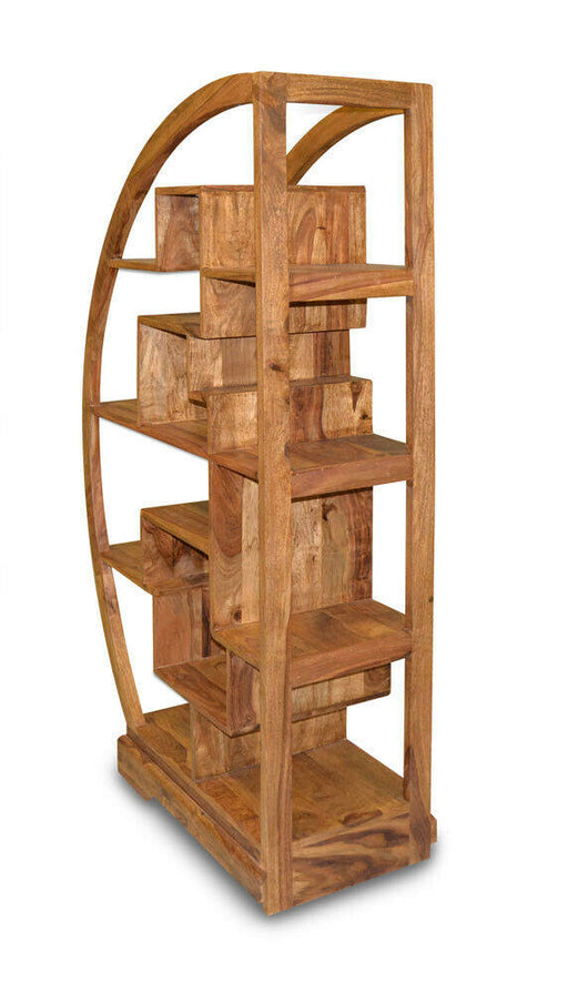 Libreria in legno massello arrotondata con ripiani asimmetrici al suo interno, colore noce, cm 80 x 150 x 40.