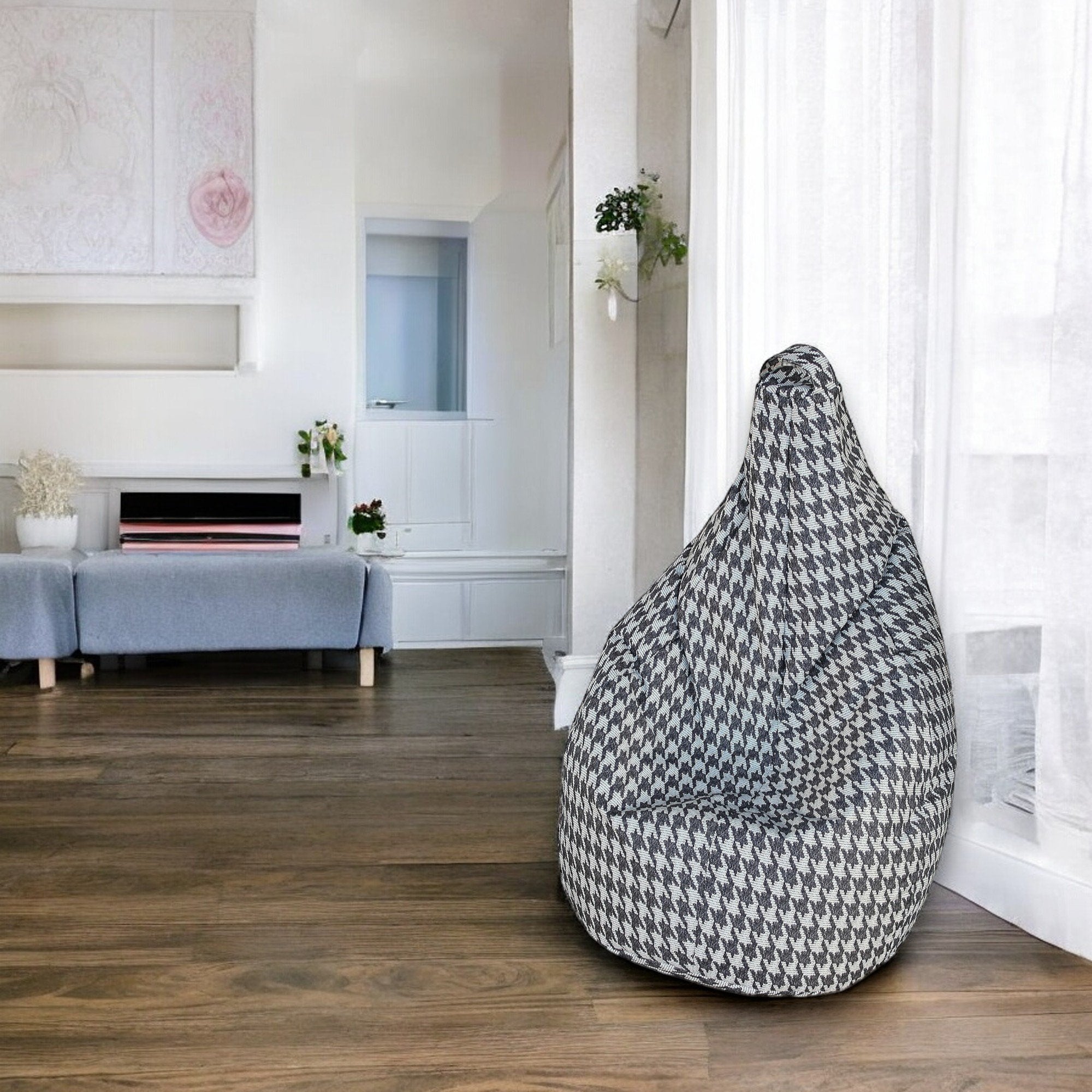 Poltrona a sacco con fantasia "Pied de Maristella, colore bianco e nero, Misure 80 x 120 x 80 cm