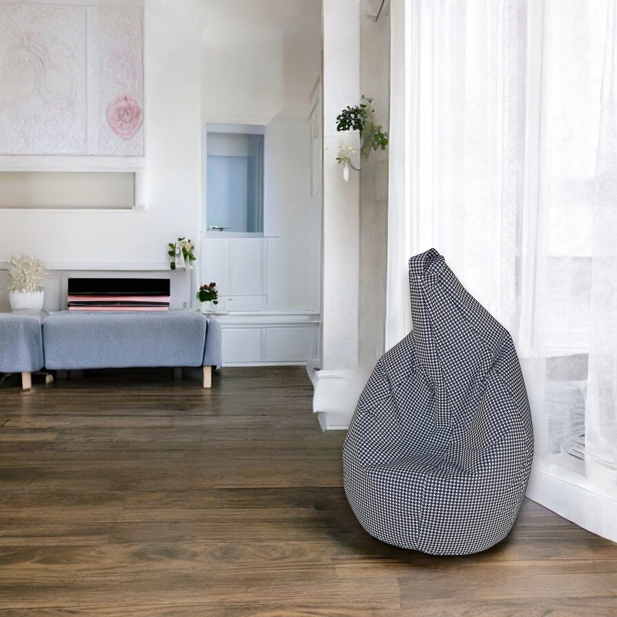 Poltrona a sacco con fantasia "Pied de Maristella, colore bianco e nero, Misure 80 x 120 x 80 cm