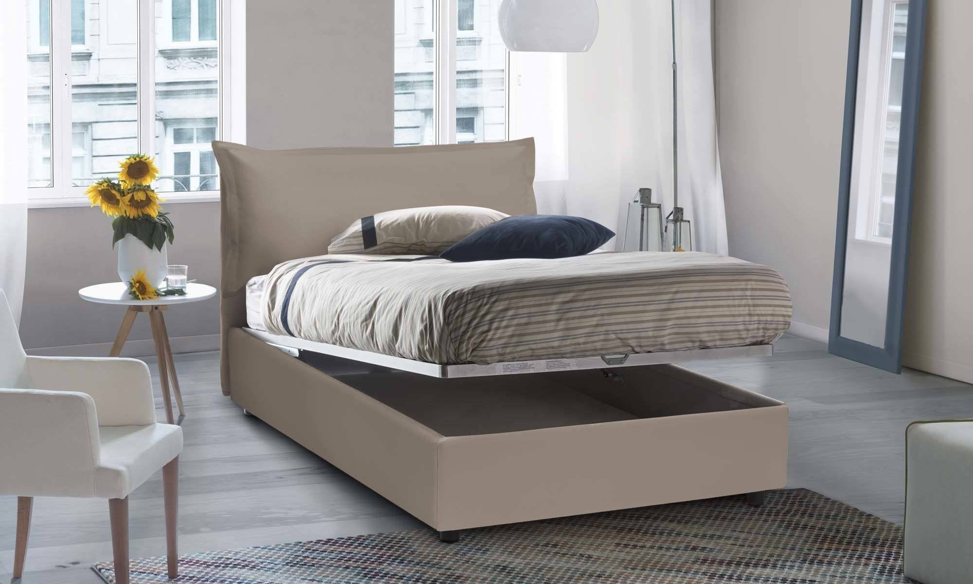 Letto piazza e mezza Latona, Letto contenitore con rivestimento in ecopelle, Made in Italy, Apertura frontale, adatto per materasso cm 120x190, Tortora