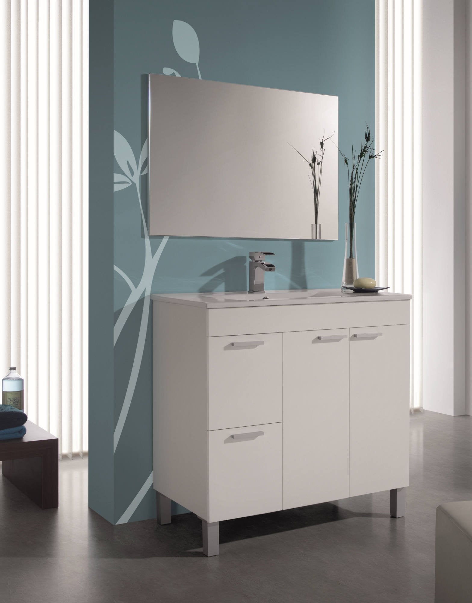 Mobile sottolavabo Aracth, Mobiletto per bagno, Armadio a 2 ante e due cassetti con specchio, lavabo non incluso, cm 80x45h80, Bianco lucido