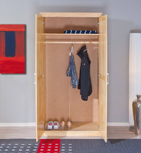 Armadio a due ante in pino massello con finitura Daber, colore rovere, cm 95 x 190 x 55.