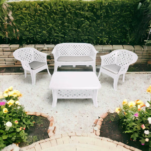 Set salotto da esterno Adone, Set da giardino con 2 sedie, 1 panchina e 1 tavolino, Salottino indoor effetto rattan, 100% Made in Italy, Cm 134x72h76, Bianco