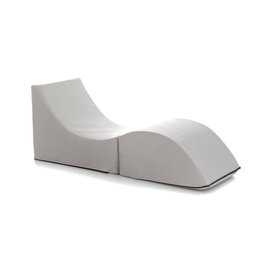 Letto pieghevole Arbil, Pouf trasformabile in letto singolo, 100% Made in Italy, Pouf trasformabile in una chaise longue in ecopelle, cm 130x50h50, Bianco