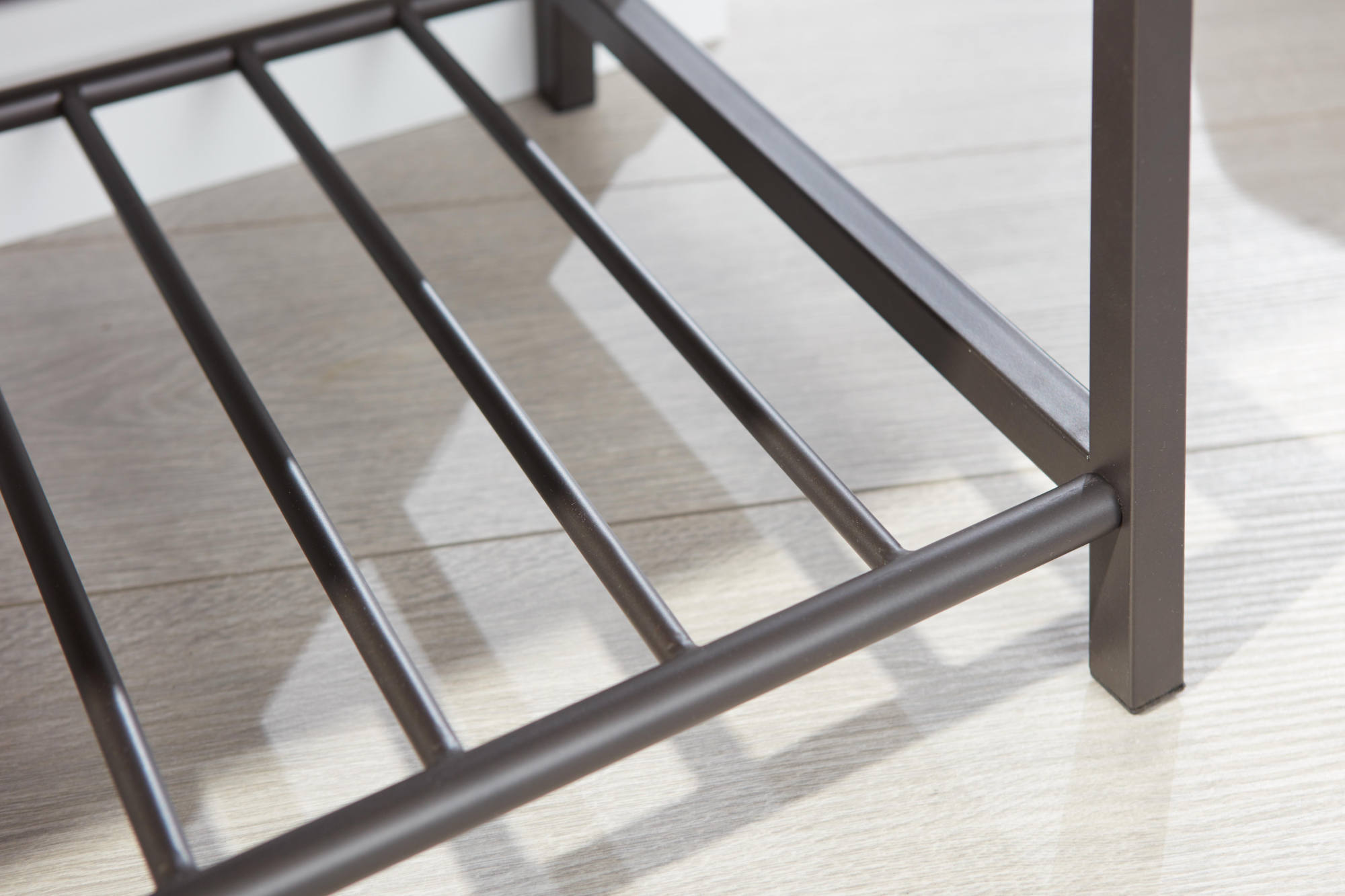 Scarpiera con contenitore e Dpierc, in metallo nero e nobilitato color quercia, cm 90x39x61