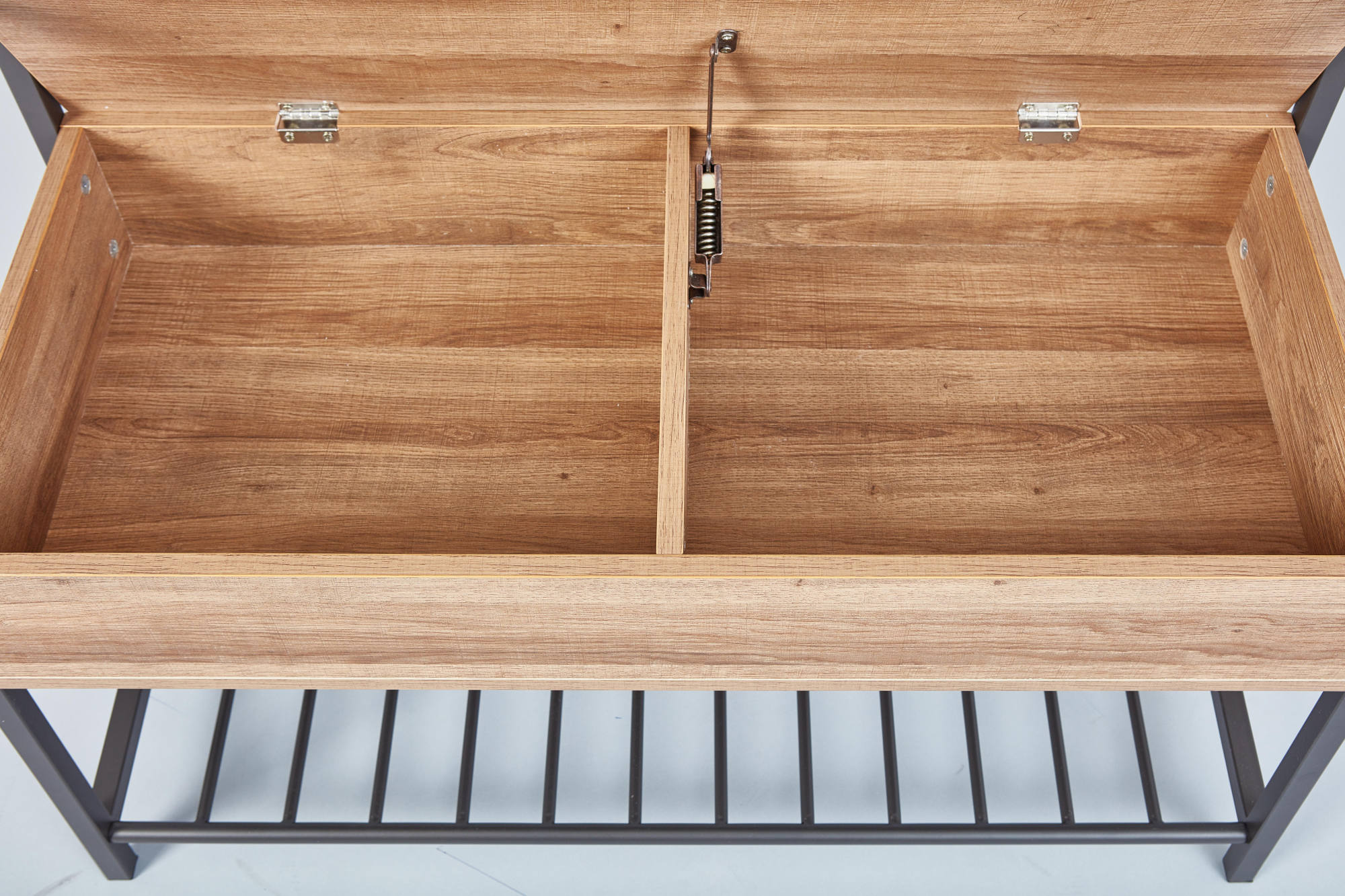 Scarpiera con contenitore e Dpierc, in metallo nero e nobilitato color quercia, cm 90x39x61