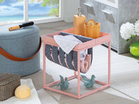 Tavolino in metallo verniciato color Dwilkin, con porta riviste in lana cotta, cm 35x35x40