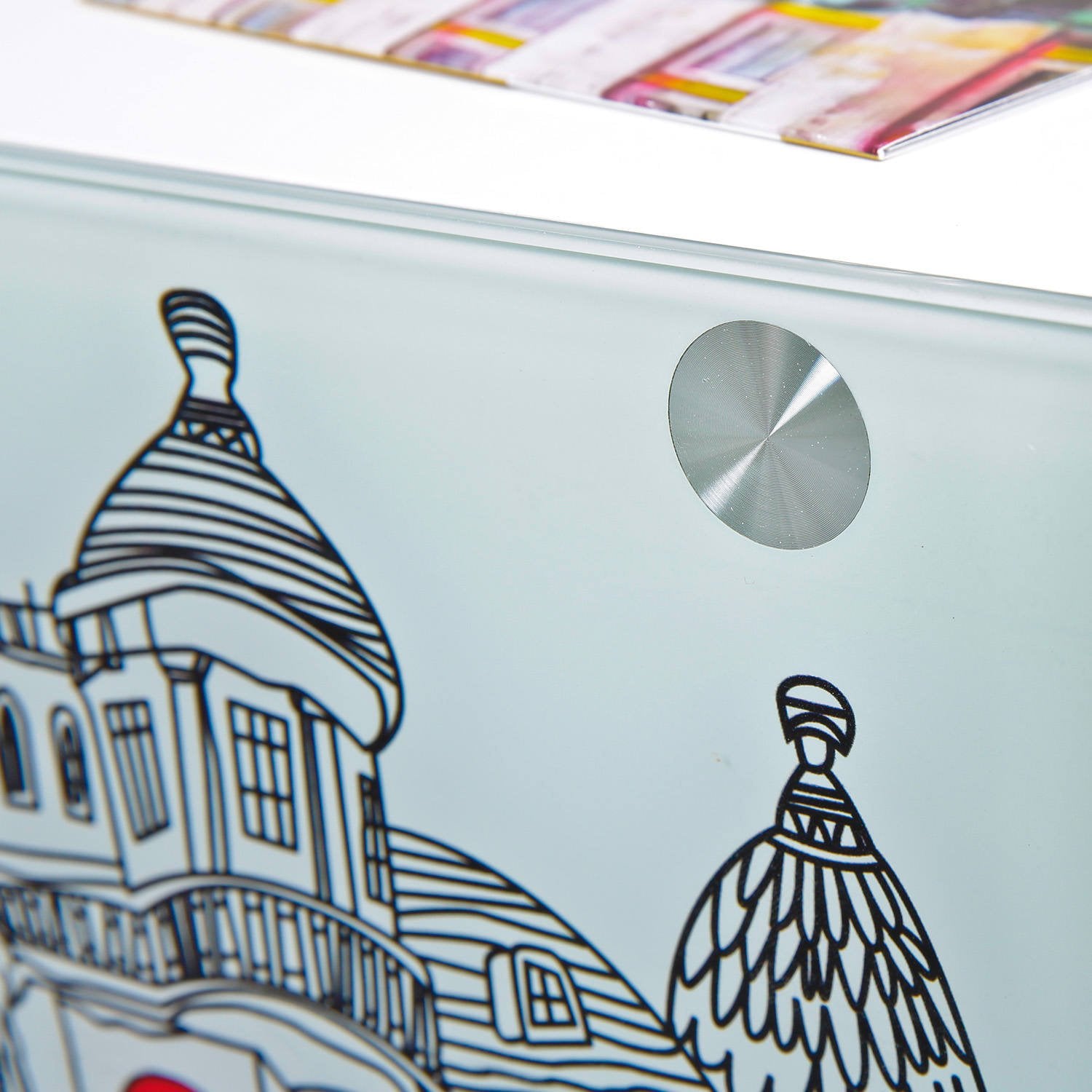 Tavolino-comodino con Dpavo, in legno bianco con fantasia Londra, cm 38x33.5x46