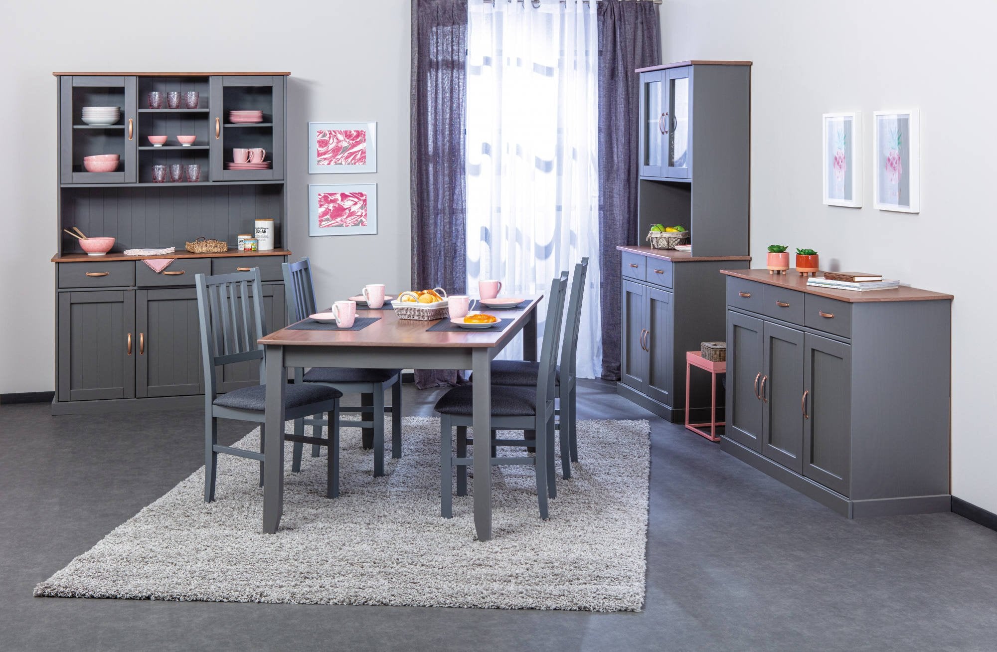 Buffet a 3 ante e 3 Dmalnat, in pino massello verniciato grigio con top e finiture color marrone, 131x45x86 cm