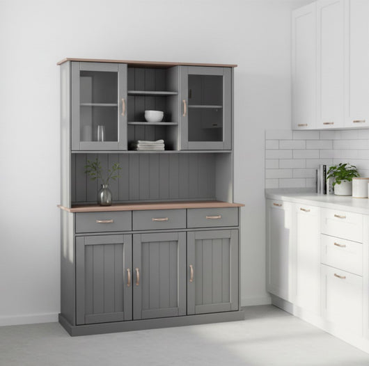 Credenza a 3 ante chiuse 2 vetrine e 3 Dolese, in pino massello verniciato grigio con top e finiture color marrone, 131x45x191 cm