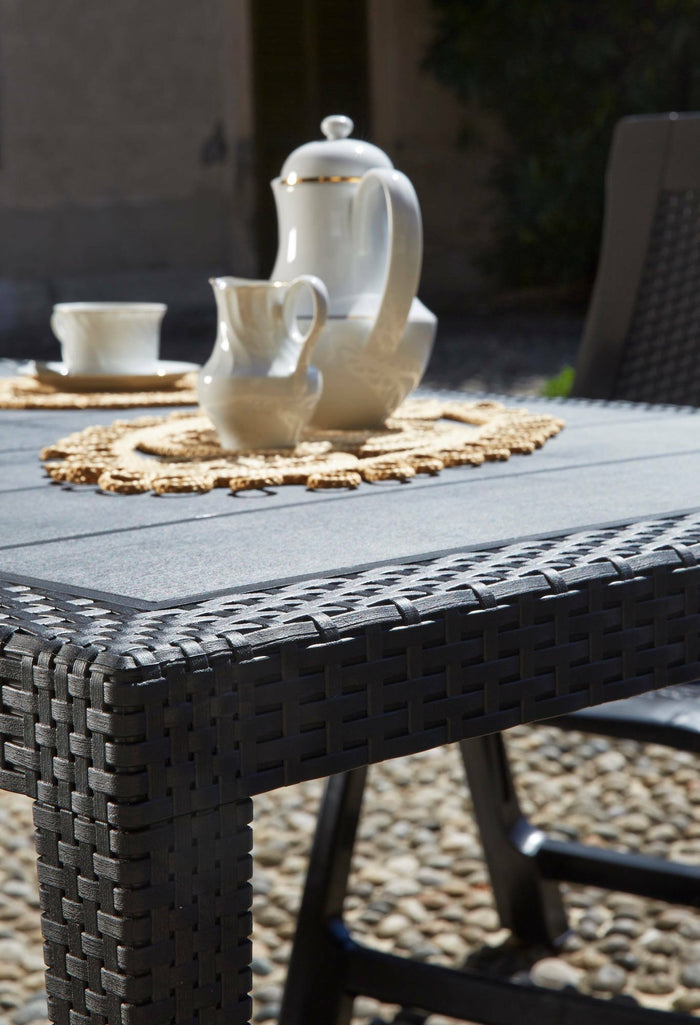 Tavolo da esterno Arca, Tavolo fisso rettangolare, Tavolo da giardino multiuso effetto rattan, 100% Made in Italy, Cm 138x78h72, Antracite