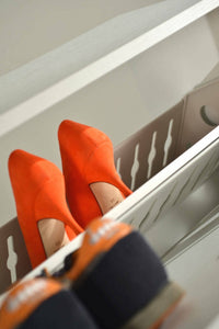 Scarpiera Axinite, Mobile multiuso da ingresso con 3 ante a ribalta, Armadietto portascarpe a doppia profonditÒ , Made in Italy, Cm 67x28h112, Bianco