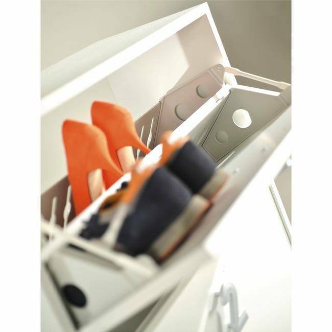 Scarpiera Adeindein, Mobile multiuso da ingresso con 4 ante a ribalta, Armadietto portascarpe a doppia profonditÒ , Made in Italy, Cm 67x28h147, Bianco