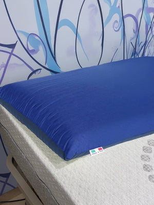 Talamo Italia Cuscino per letto da Nepitella, 100% Made in Itala, Guanciale in Memory Foam con cover impermeabile e sfoderabile, Facile da arrotolare, 50x35xh13 cm