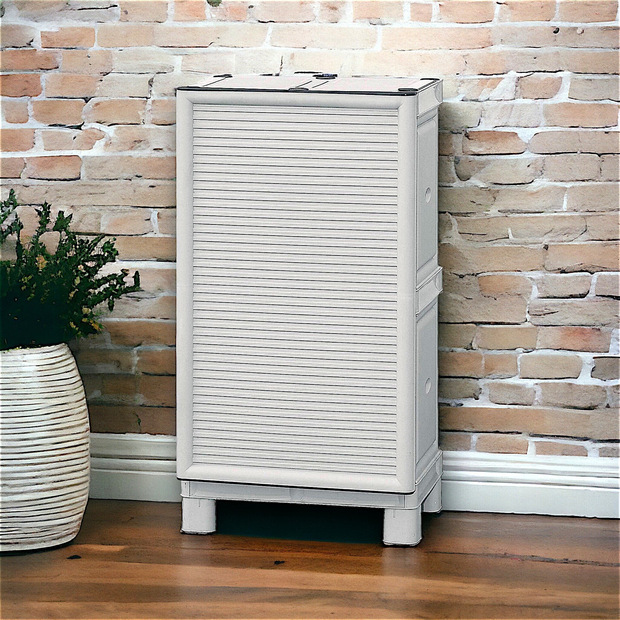 Mobiletto multiuso da esterno o Arlinda, Armadio basso a 1 anta e 1 ripiano in polipropilene, 100% Made in Italy, cm 50x39h92, colore Grigio chiaro