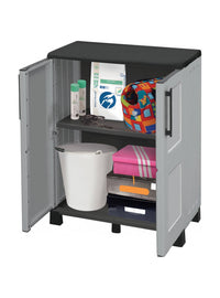 Mobiletto multiuso da esterno o Anthony, Armadio basso a 2 ante e 1 ripiano in polipropilene, 100% Made in Italy, cm 68x37h90, colore Grigio chiaro