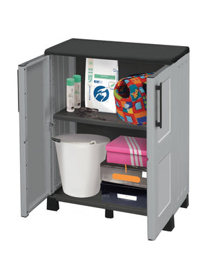 Mobiletto multiuso da esterno o Anthony, Armadio basso a 2 ante e 1 ripiano in polipropilene, 100% Made in Italy, cm 68x37h90, colore Grigio chiaro
