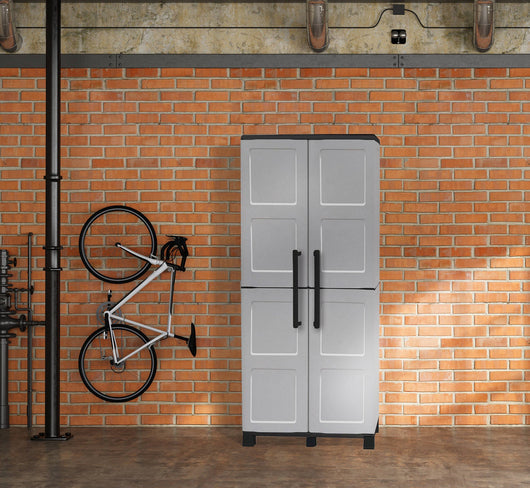 Armadio multiuso da esterno o Ash, Mobile a 2 ante e 3 ripiani regolabili in polipropilene, 100% Made in Italy, cm 68x37h169, colore Grigio chiaro