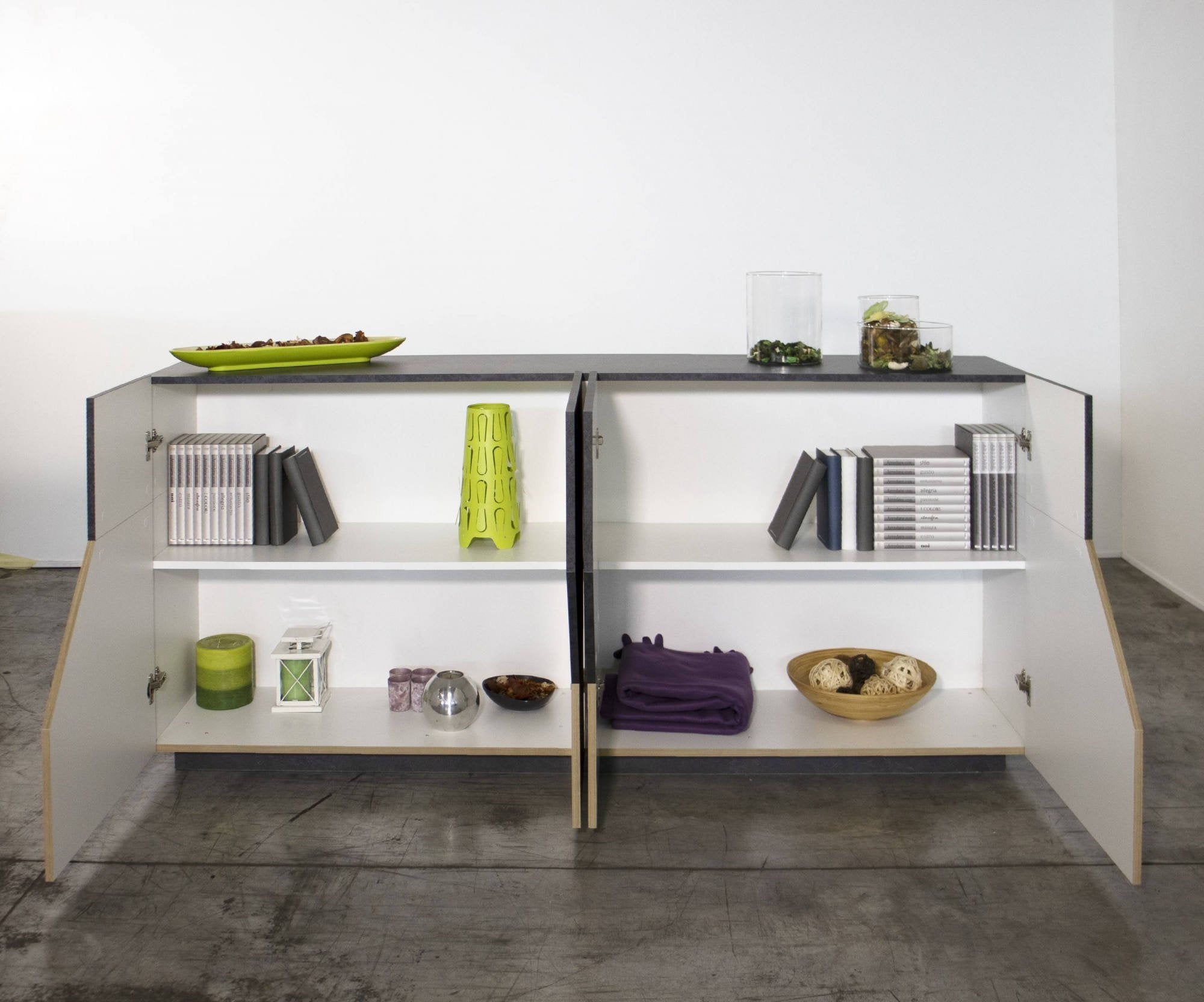 Credenza moderna a 4 ante Agis, Made in Italy, Madia da cucina, Buffet di design da soggiorno, Cm 159x43h86, Ardesia e Acero