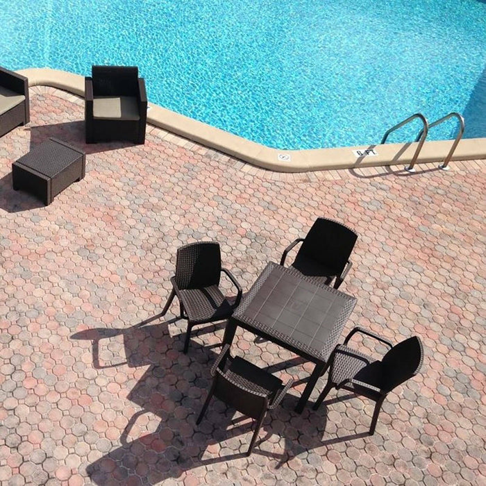 Tavolo da esterno Acqua, Tavolo quadrato fisso, Tavolo da giardino multiuso effetto rattan, 100% Made in Italy, Cm 80x80h74, Marrone