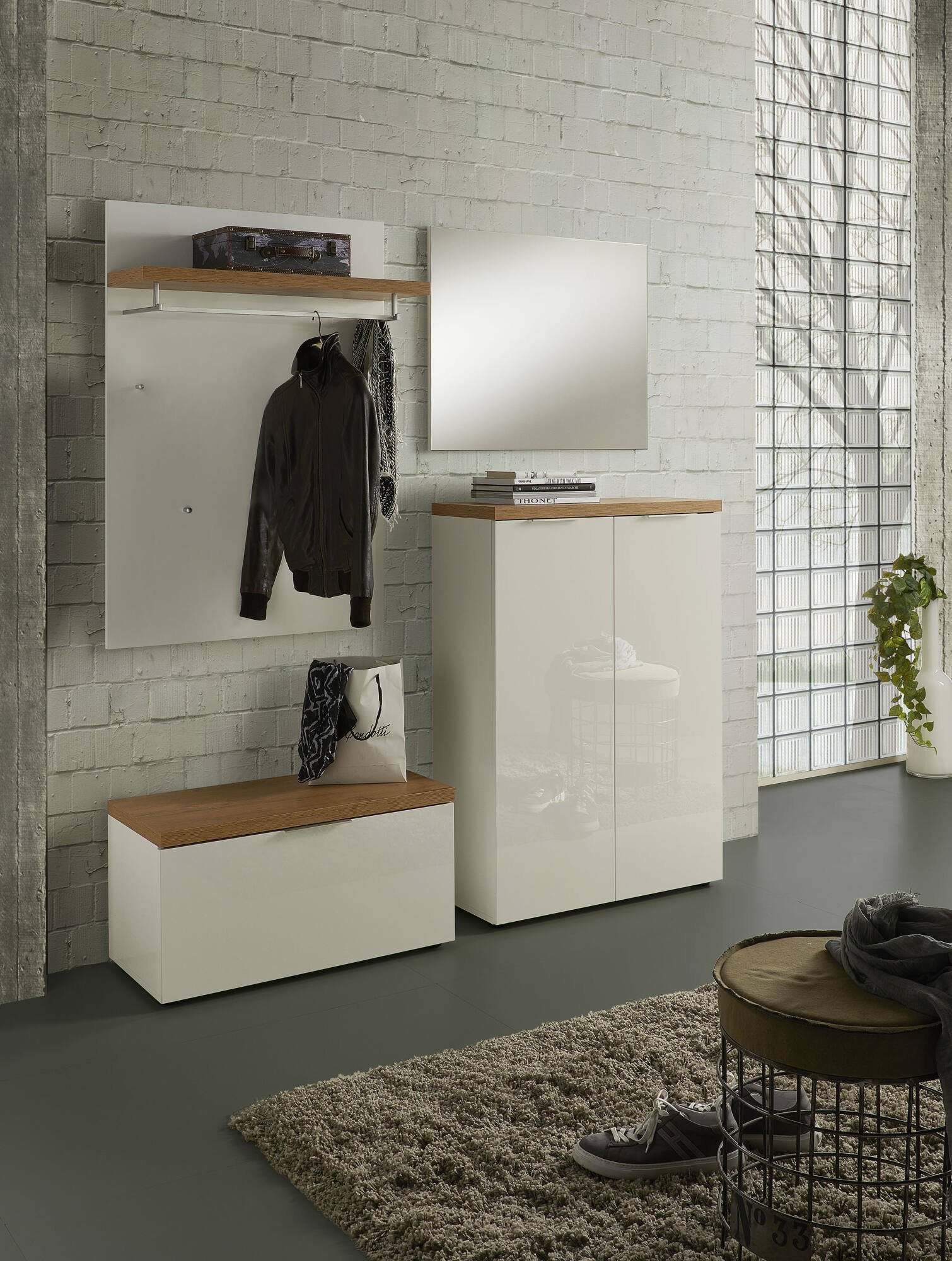 Scarpiera Dublino, Mobile portascarpe, Armadio da ingresso multiuso, Mobiletto per calzature, Made in Italy, 80x34h115 cm, Bianco lucido e Rovere