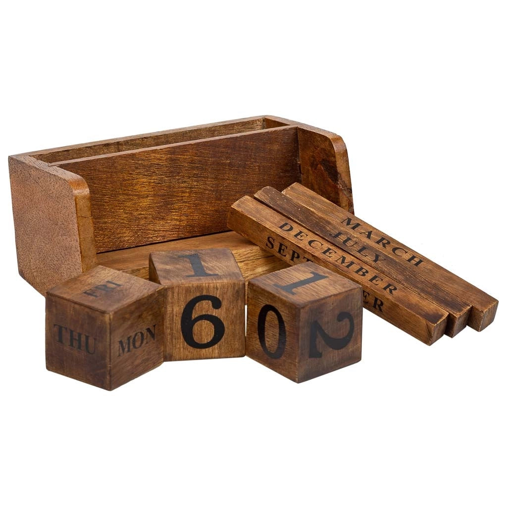 Calendario di quattro cubi in legno marrone 14,5x4,5x5h