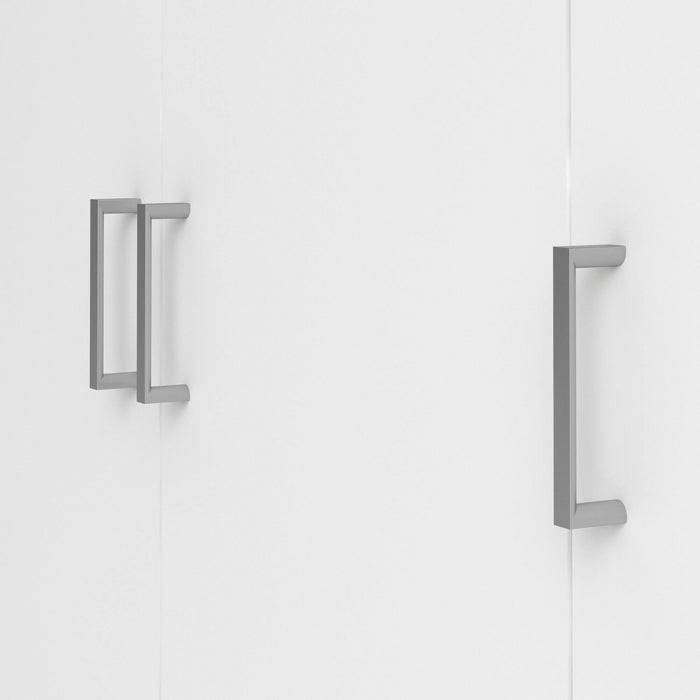 Armadio guardaroba a tre ante battenti con quattro ripiani interni e barra Angelino, colore bianco, Misure 115 x 175 x 49 cm