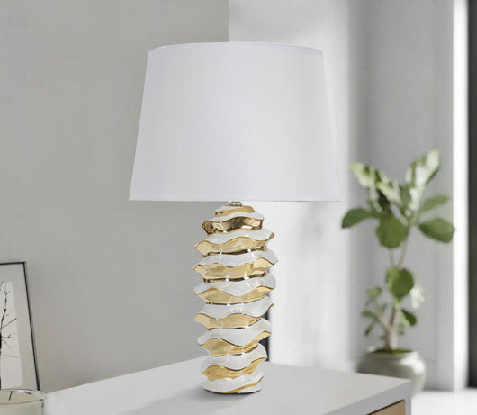 Lampada da tavolo Ashcan, Luce da scrivania, Luminaria da ufficio, Lampada da lavoro, 33x33 h53 cm, Bianco e Oro