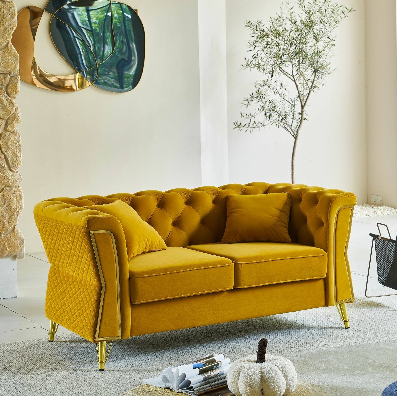 Divano fisso 2 posti Casio, Sofà dritto, Divanetto per salotto, Poltrona matrimoniale, 162x83 h76 cm, Ocra e Oro