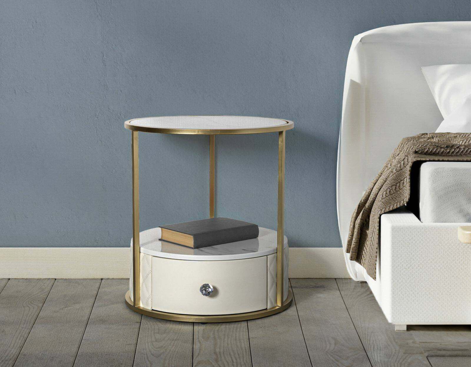 Comodino Piandisco, Comò basso, Tavolino da notte, Mensola da letto, 43x43 h48 cm, Bianco e Oro