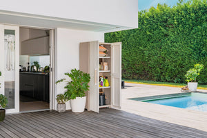 Armadio da esterno Melville, Mobile outdoor, Mobiletto giardino multiuso, Contenitore per balcone o garage, Made in Italy, 80x45 h180 cm, Sabbia