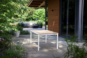 Tavolo da esterno Sarnia, Base per picnic, Piano da pranzo da giardino, Banco outdoor multiuso, 159x95 h75 cm, Rovere e Bianco