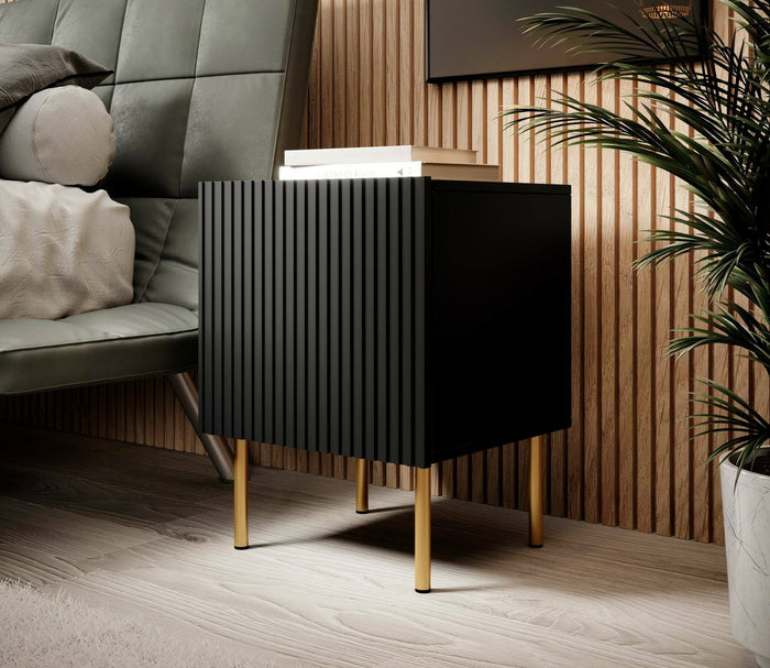 Set di 2 comodini Farini, Comò basso con anta battente e vano interno, Finitura effetto cannettato, 45x40 h51 cm, Nero