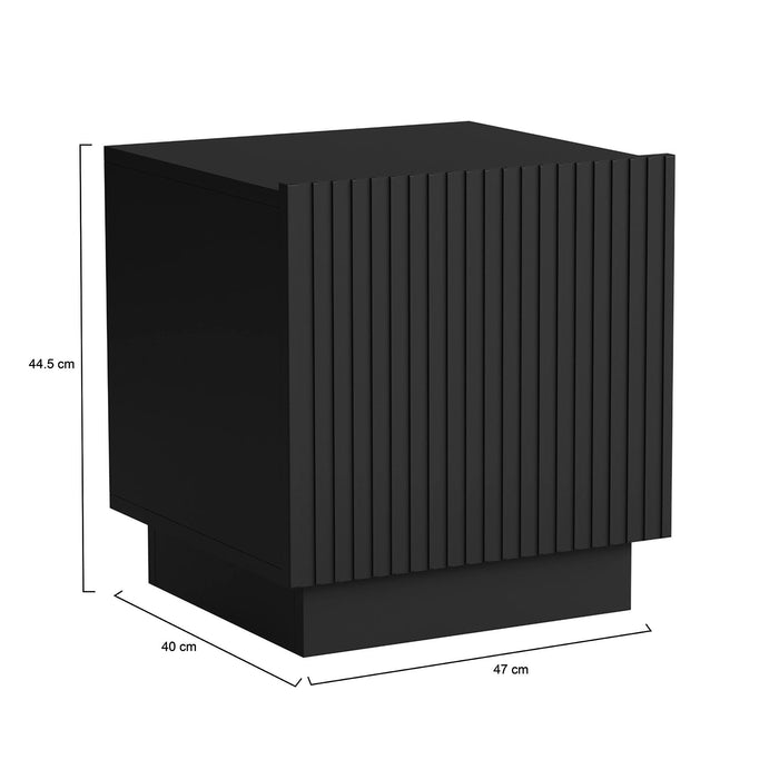 Set di 2 comodini Revo, Comò basso con anta battente e vano interno, Finitura effetto cannettato, 47x40 h45 cm, Nero