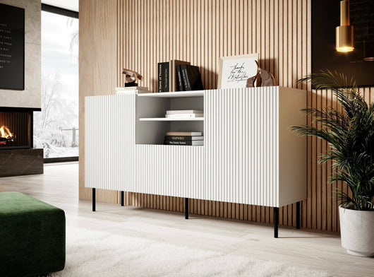 Credenza Malo, Madia da salotto con due ante battenti, un cassetto e due vani aperti, Design con effetto cannettato, 150x42 h82 cm, Bianco