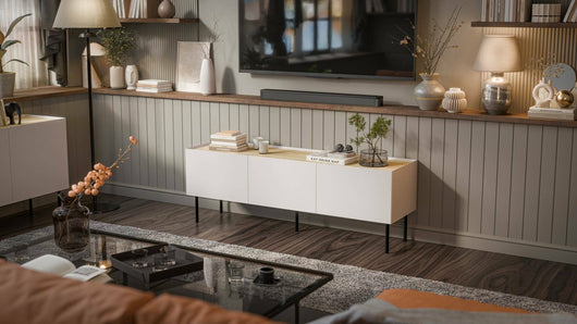 Mobile porta TV Calanna, Madia da salotto con tre ante battenti e tre vani interni, Rialzato da terra, 150x40 h52 cm, Beige e Rovere