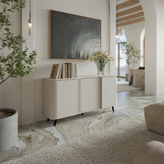 Credenza Loreo, Madia da salotto con tre ante battenti e vani interni, Rialzata da terra, 151x42 h70 cm, Beige