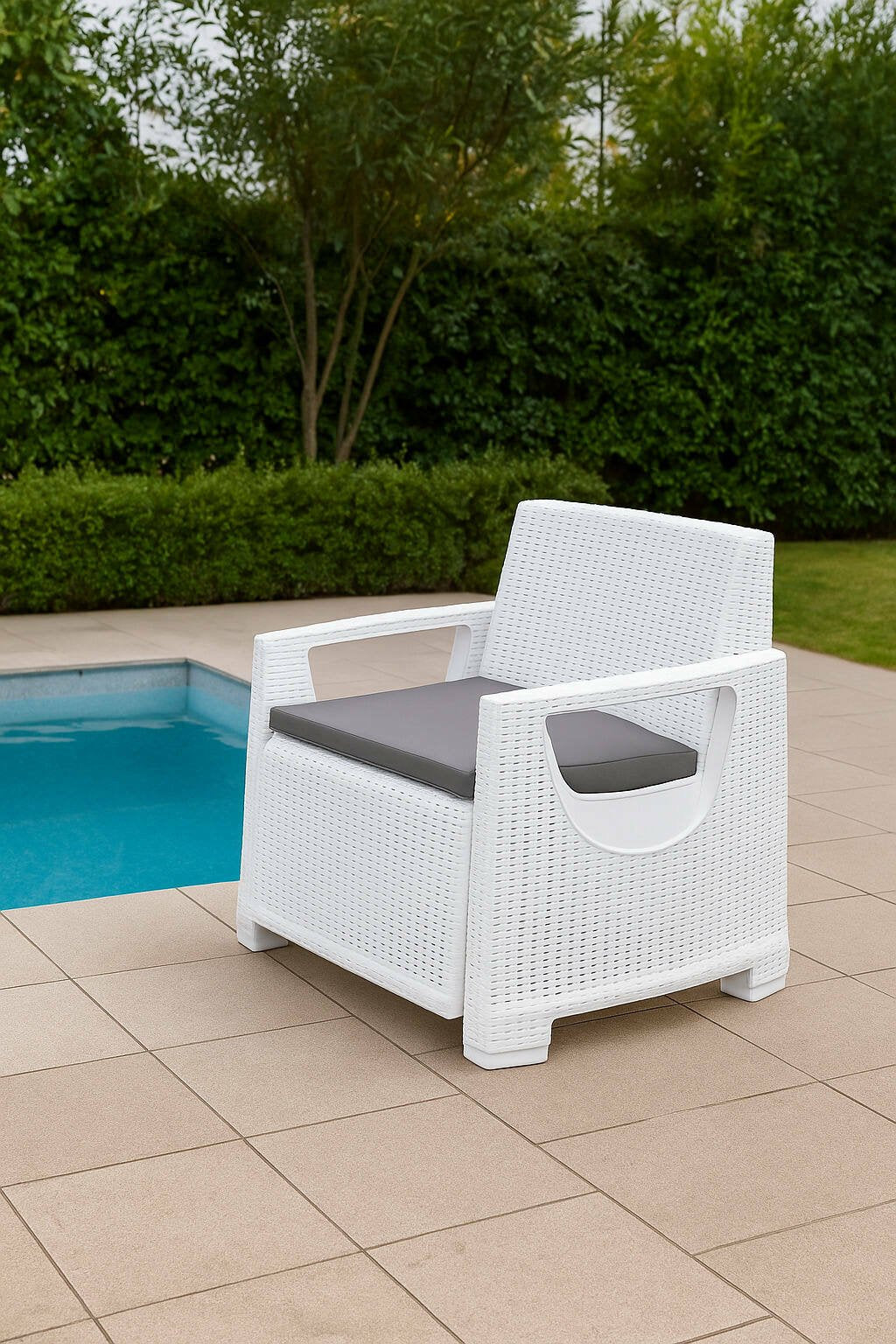 Rho, Poltrona da Esterno Braccioli Made in Italy, 66x72 cm Bianco