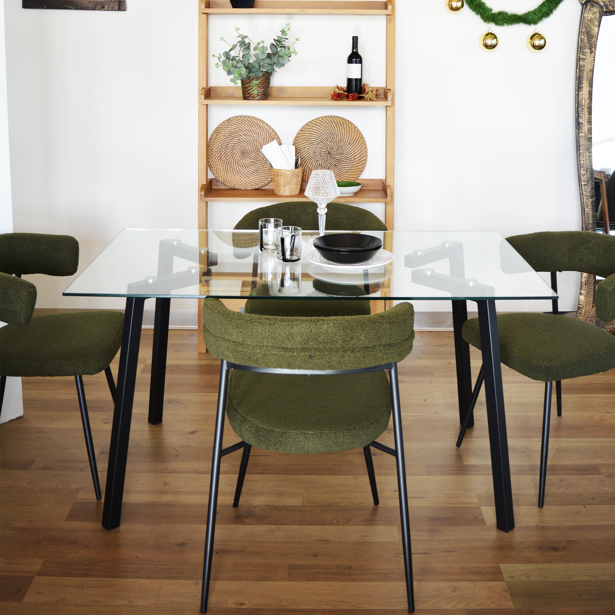 Set Da Due Poltrone,Megan, Imbottita, Rivestita In  Tessuto Bouclè, Verde, Struttura In Metallo Laccata Nera