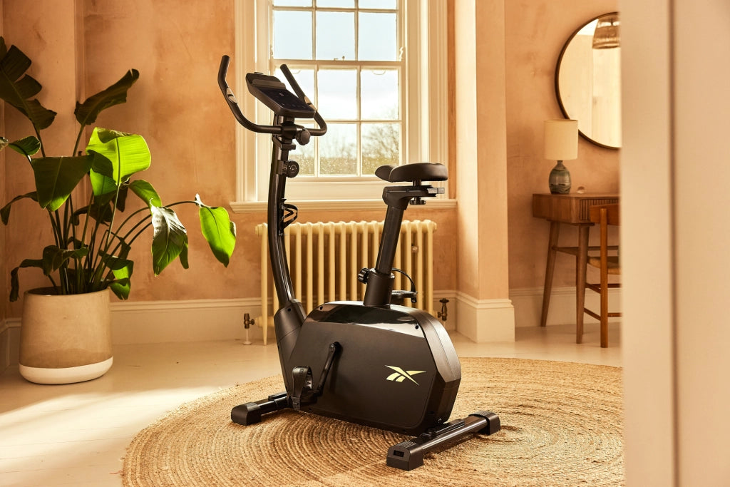 Vélo de Fitness - Reebok - Maison/Appartement - Modèle FR20 - Route d'inertie 6 KG - Ecran tactile LED