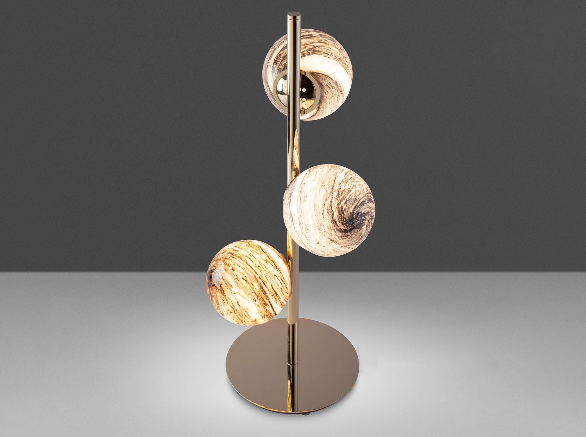 Lampada da tavolo in acciaio inox