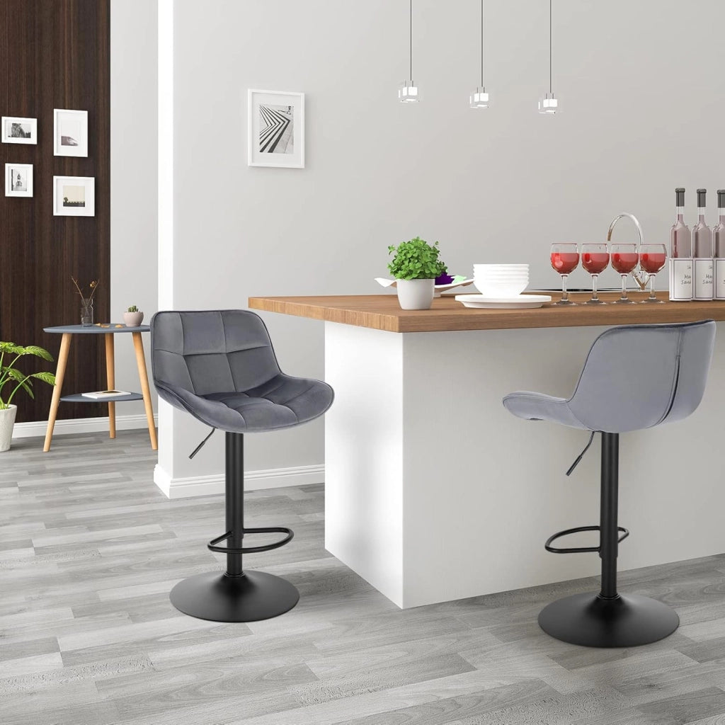 Set di 4 Sgabelli da Bar Moderni, Sgabelli da Cucina con Schienale e Poggiapiedi, Sedie Alte Girevoli e Regolabili con Seduta Imbottita in Velluto, Altezza Sedile, Grigio Scuro
