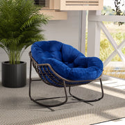 Poltrona a dondolo in rattan sintetico con cuscino imbottito struttura in acciaio e design ergonomico blu navy