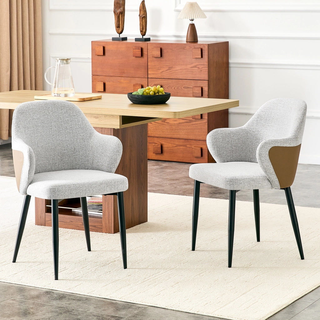 Set 2 sedie da pranzo in tessuto grigio chiaro con schienale effetto avvolgente e gambe in metallo