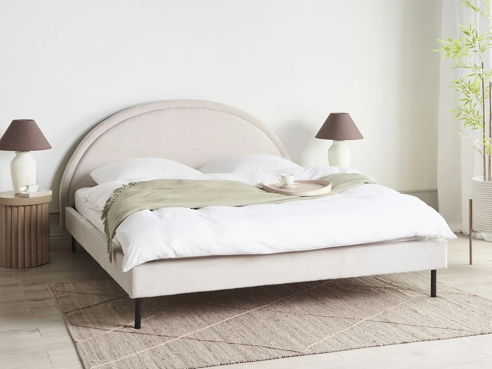 Letto Beige Chiaro Tessuto Poliestere 180 x 200 cm Base a doghe Testiera semicircolare Design minimalista retrò Camera da letto